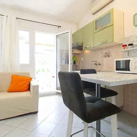Apartment Fuer 2 Personen Ca 26 Qm In Medulin, Istrien Suedkueste Von Istrien *